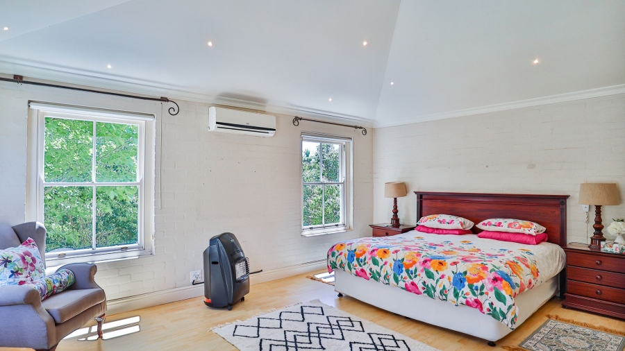 5 Bedroom Property for Sale in Constantia Western Cape